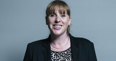 Rayner Breaks with Government Over Migrant Care Worker Settlement Plans