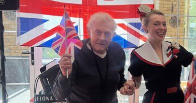 Land Of Hope And Glory – Hitchin Care Home Residents Enjoy The Last Night Of The Proms