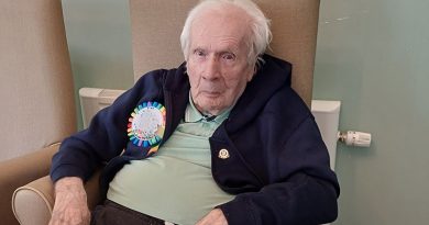 Chesterfield FC Honours 93-Year-Old Former Player On His Birthday