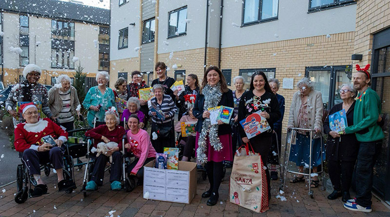 Alex Mayer MP Joins Residents at Thorn Springs Care Home for a Heart-warming Festive Visit
