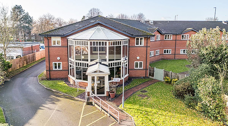 Aspen Court Care Home Says Thank You to Local Heroes with Blue Light Breakfast