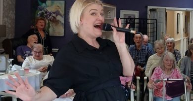 Residents at the Cedars Give a Classy Celebration to the “Forces Sweetheart”