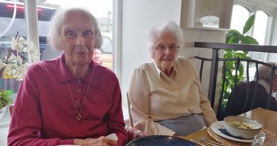 Ex-RAF Nursing Officer Anne Celebrates 101st Birthday with Seaside Lunch