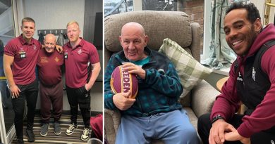 Former Rugby Coach Gets Special Visit From Huddersfield Giants