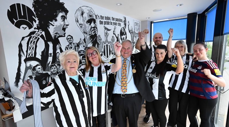 Magpies Legends Celebrated in Mural at Newcastle Care Home
