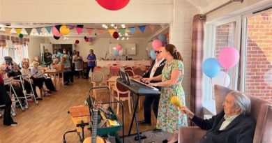 Mobberley Home Celebrates 31st Birthday with Afternoon Tea and Music Therapy Session