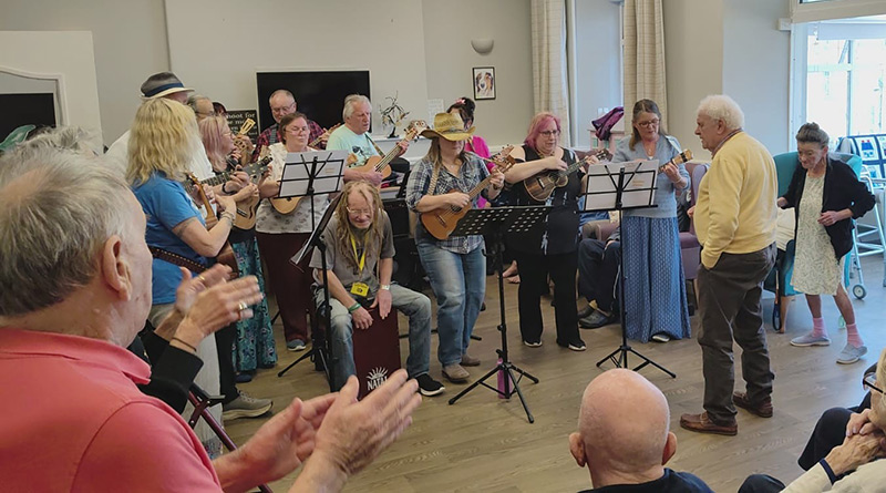 Ilfracombe Ukulele Pluckers bring Musical Afternoon to North Devon Care Home