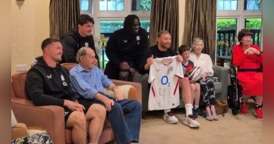 England Rugby Team Visits Bagshot Gardens Care Home for Unforgettable Afternoon with Residents