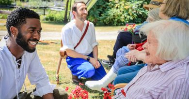 Care Home Residents Enjoy Open-Air Performance of Romeo & Juliet