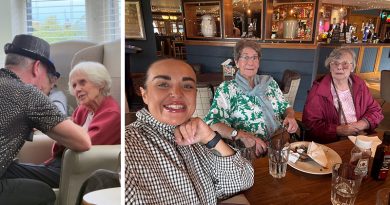 Beaconsfield Court Residents Enjoy Music, Friendship and a Ladies’ Day Out